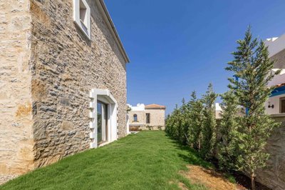 Exterior 5