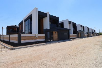 Exterior 3