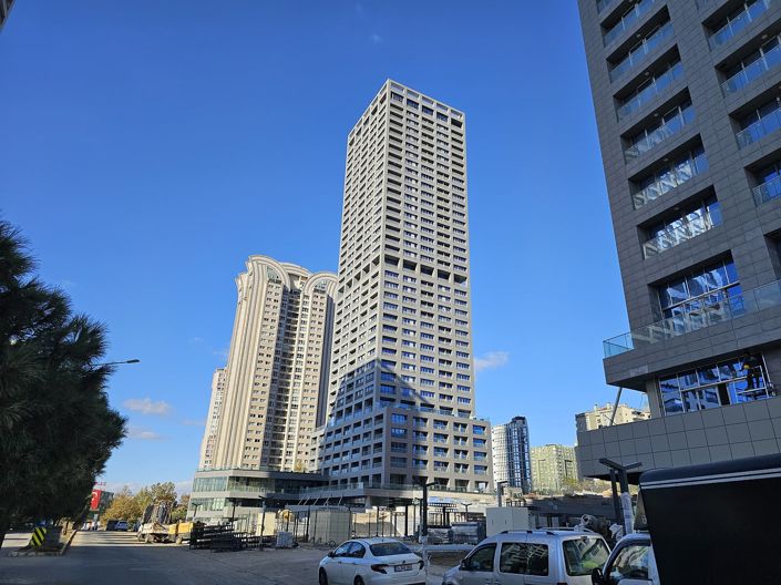 Image No.4-4 Bed Apartment for sale