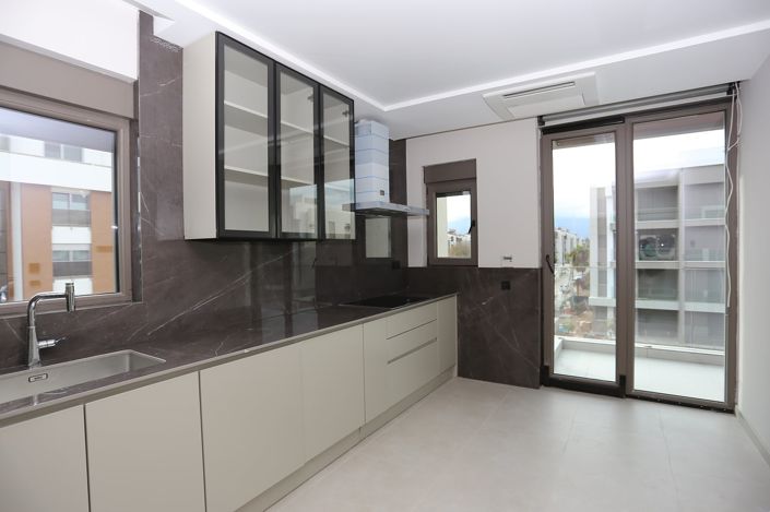 Image No.32-3 Bed Apartment for sale