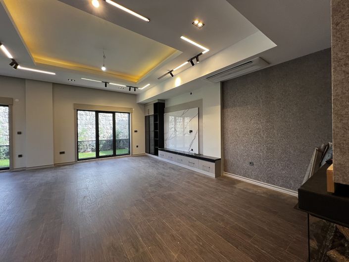 Image No.11-5 Bed House/Villa for sale