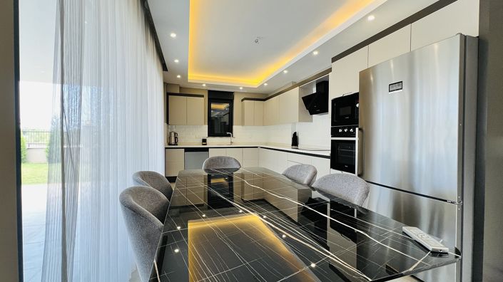 Image No.15-4 Bed House/Villa for sale