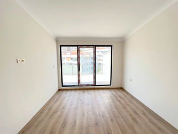 Interior 7