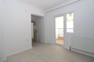 Interior 5