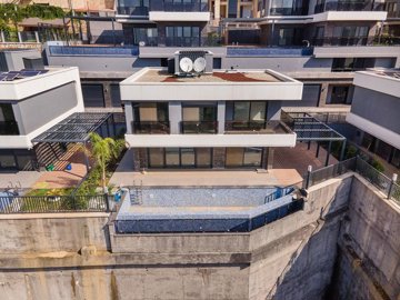 Exterior 4