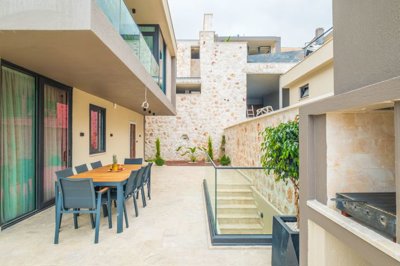 Exterior 15