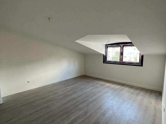 Image No.19-5 Bed Apartment for sale