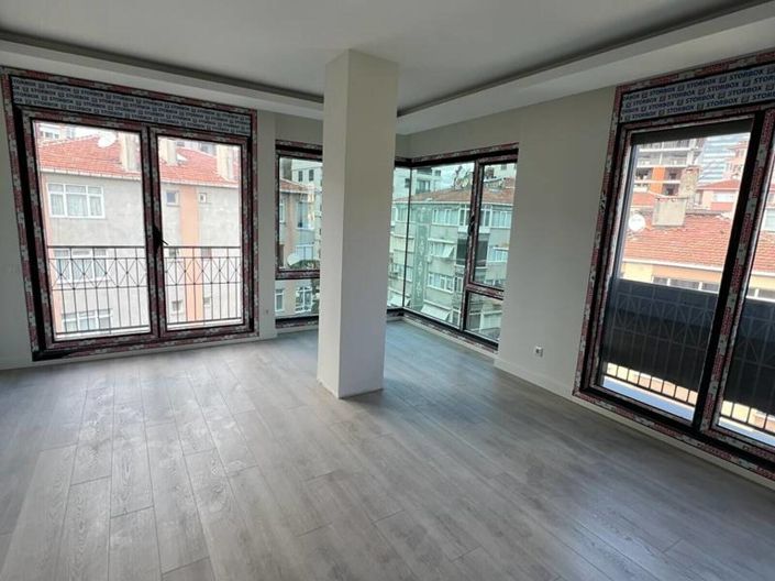 Image No.5-5 Bed Apartment for sale