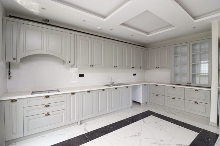 Image No.10-5 Bed Apartment for sale