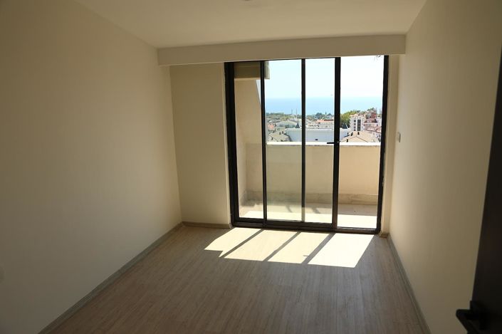 Image No.24-4 Bed Apartment for sale