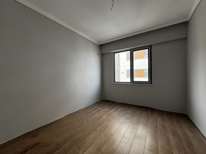 Image No.24-5 Bed Apartment for sale