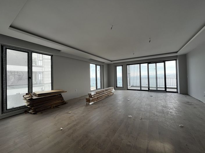 Image No.28-5 Bed Apartment for sale