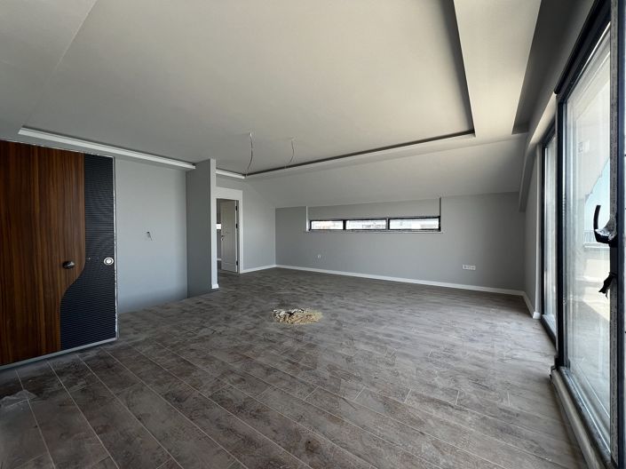 Image No.36-5 Bed Apartment for sale