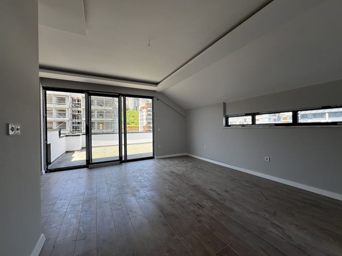 Image No.37-5 Bed Apartment for sale