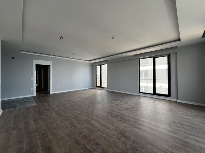 Image No.43-5 Bed Apartment for sale