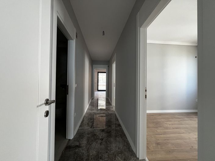 Image No.44-5 Bed Apartment for sale