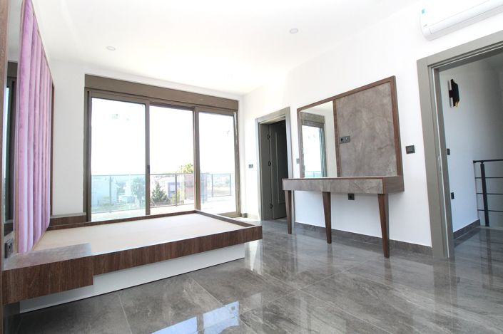 Image No.17-4 Bed House/Villa for sale