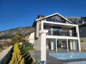 Exterior 5