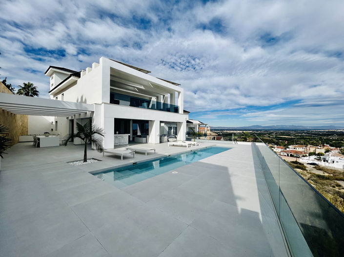 Image No.3-4 Bed House/Villa for sale