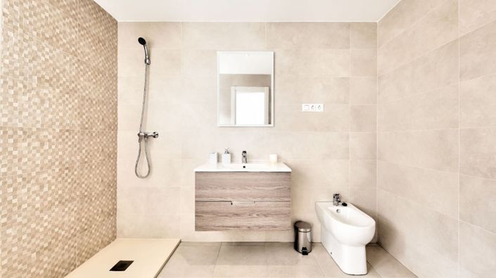 Image No.16-2 Bed Apartment for sale