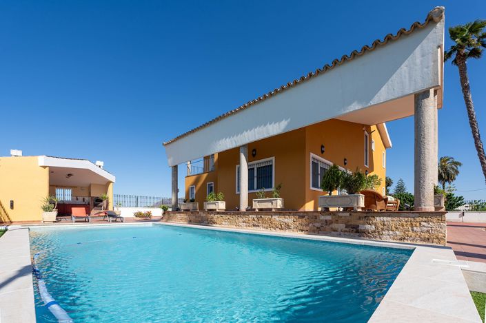 Image No.1-5 Bed House/Villa for sale