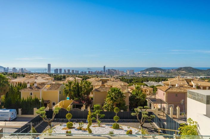 Image No.2-7 Bed House/Villa for sale