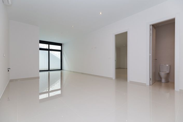 Image No.20-7 Bed House/Villa for sale