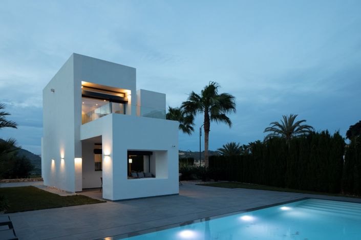 Image No.1-4 Bed House/Villa for sale