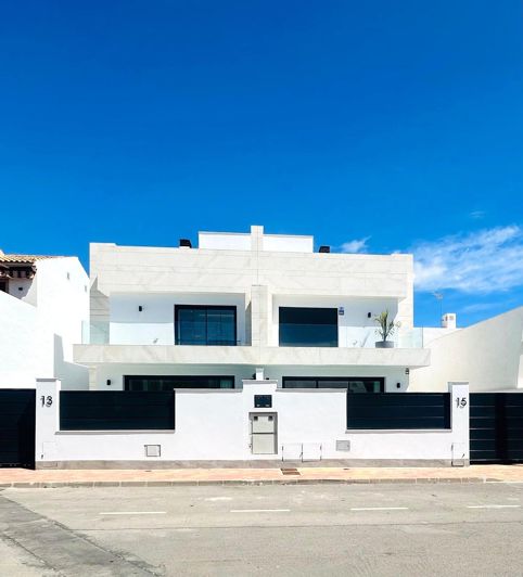 Image No.1-3 Bed House/Villa for sale