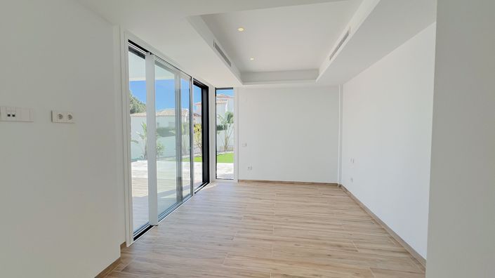 Image No.32-4 Bed House/Villa for sale