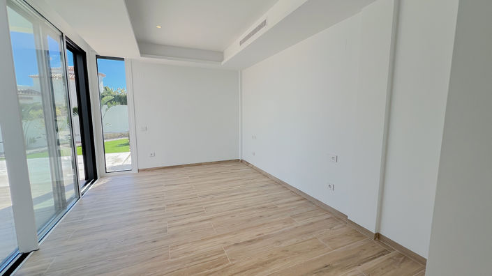 Image No.34-4 Bed House/Villa for sale