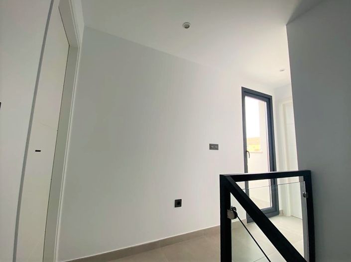 Image No.11-3 Bed House/Villa for sale