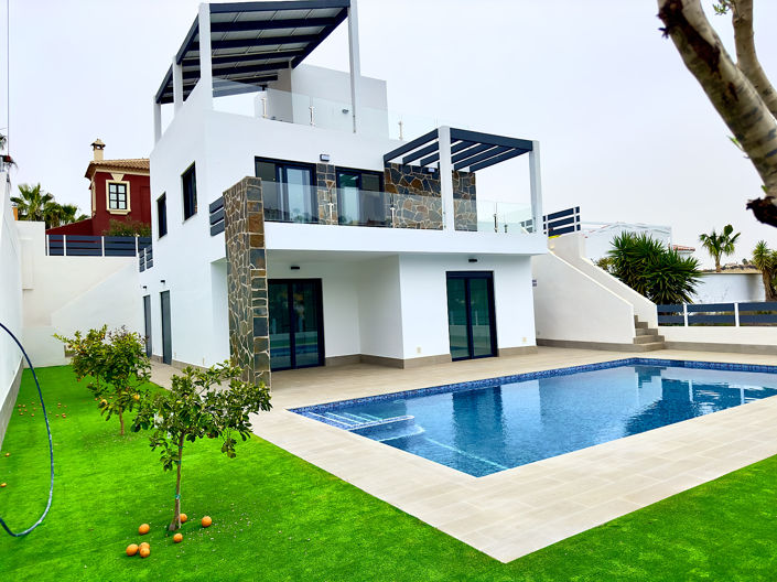 Image No.2-3 Bed House/Villa for sale