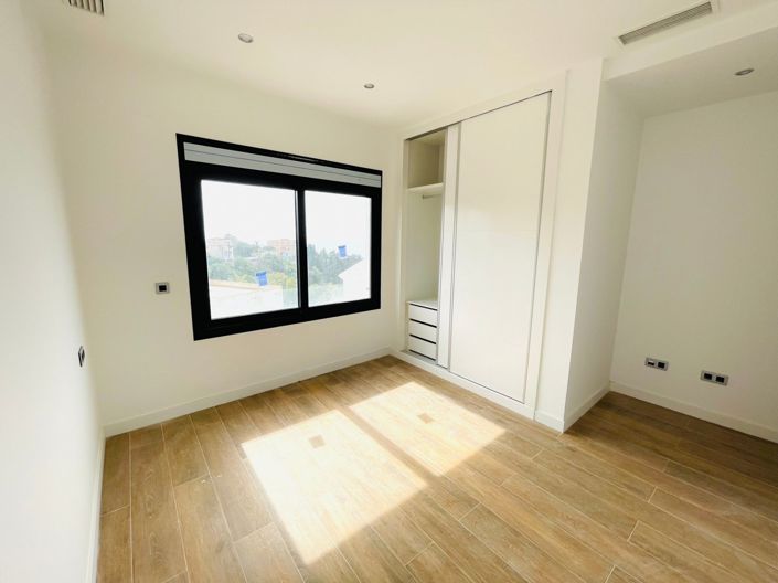 Image No.20-5 Bed House/Villa for sale