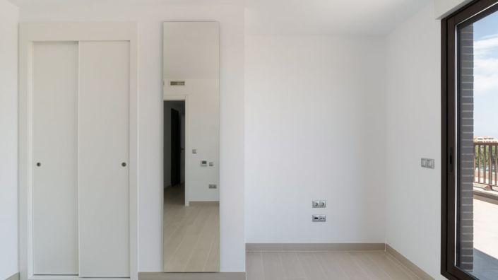 Image No.15-2 Bed Apartment for sale