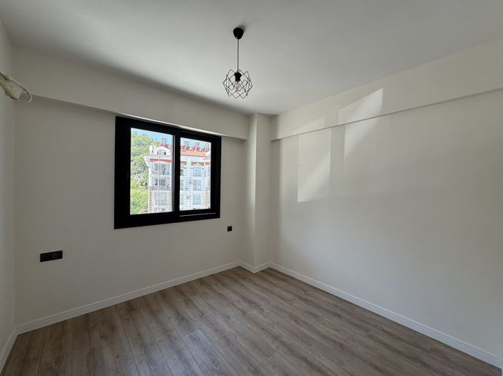 Image No.14-2 Bed Apartment for sale