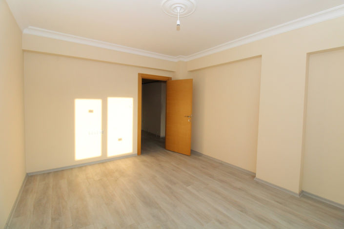 Image No.15-4 Bed Apartment for sale