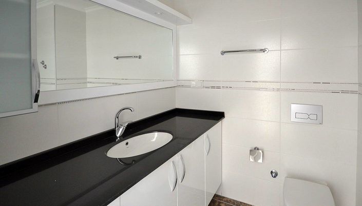 Image No.24-3 Bed Apartment for sale