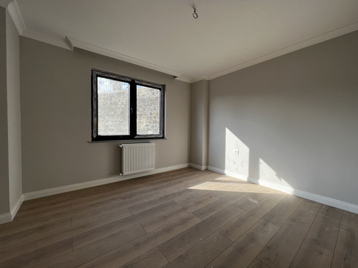 Image No.15-3 Bed Apartment for sale