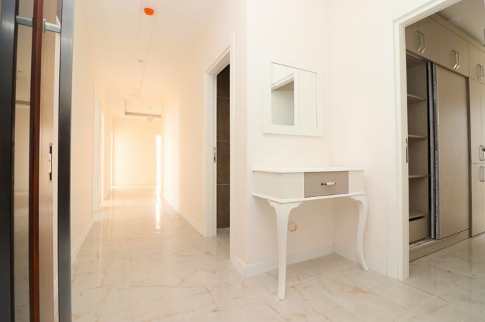 Image No.24-4 Bed Apartment for sale