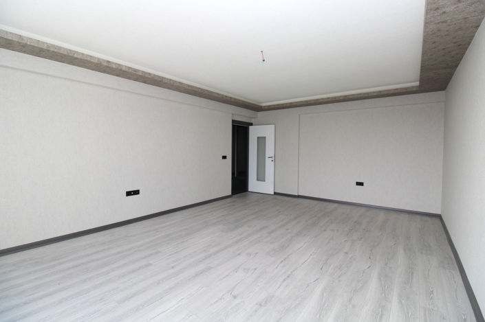 Image No.8-4 Bed Apartment for sale