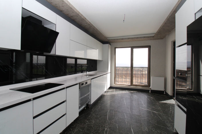 Image No.9-4 Bed Apartment for sale