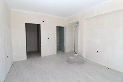Interior 8