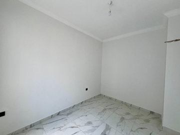 Interior 6