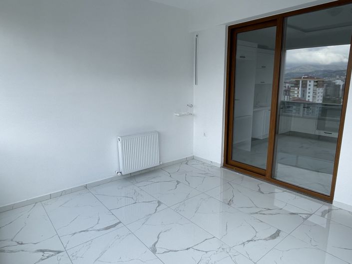 Image No.14-4 Bed Apartment for sale