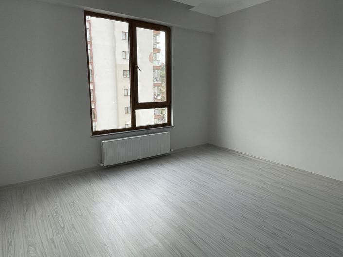 Image No.24-4 Bed Apartment for sale