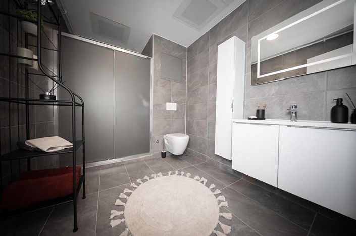 Image No.17-4 Bed Apartment for sale