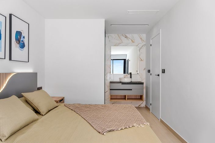 Image No.28-3 Bed Apartment for sale