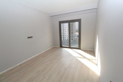 Interior 6