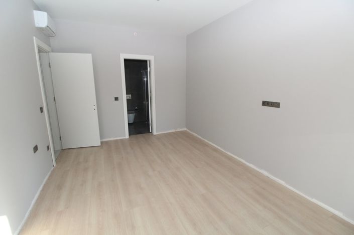 Image No.8-3 Bed Apartment for sale